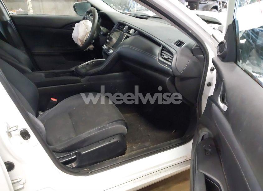 Photo 5 of 2019 Honda Insight EX (VIN 19XZE4F51KE008119)