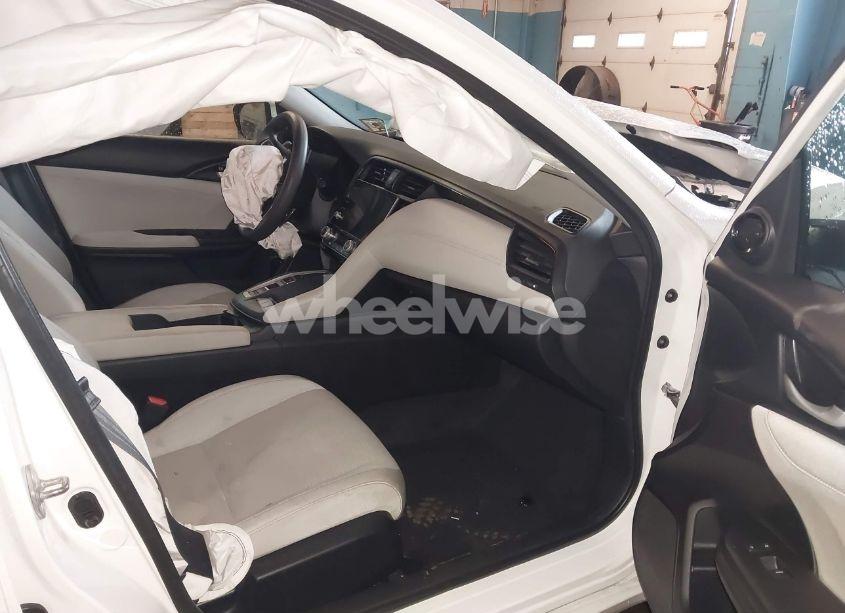 Photo 5 of 2019 Honda Insight EX (VIN 19XZE4F52KE004774)