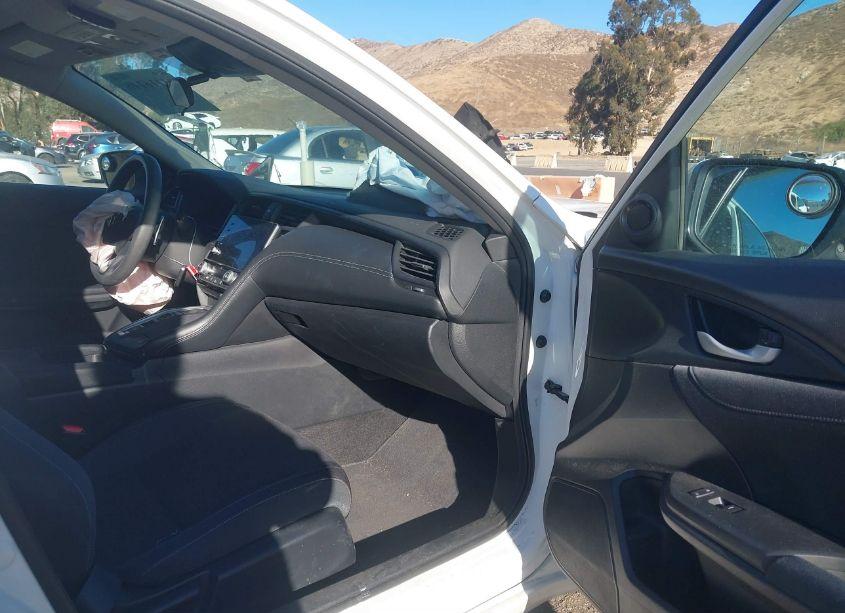 Photo 5 of 2019 Honda Insight EX (VIN 19XZE4F56KE008715)