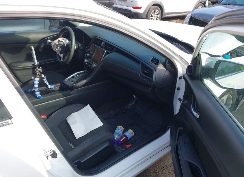 Photo 5 of 2019 Honda Insight EX (VIN 19XZE4F5XKE031026)