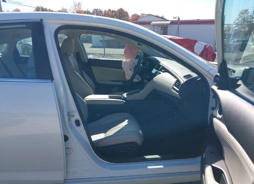 Photo 5 of 2019 Honda Insight TOURING (VIN 19XZE4F98KE032159)