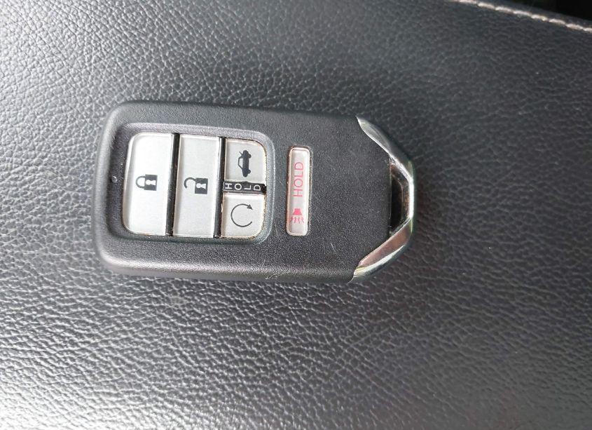 Photo 11 of 2019 Honda Insight TOURING (VIN 19XZE4F99KE028041)