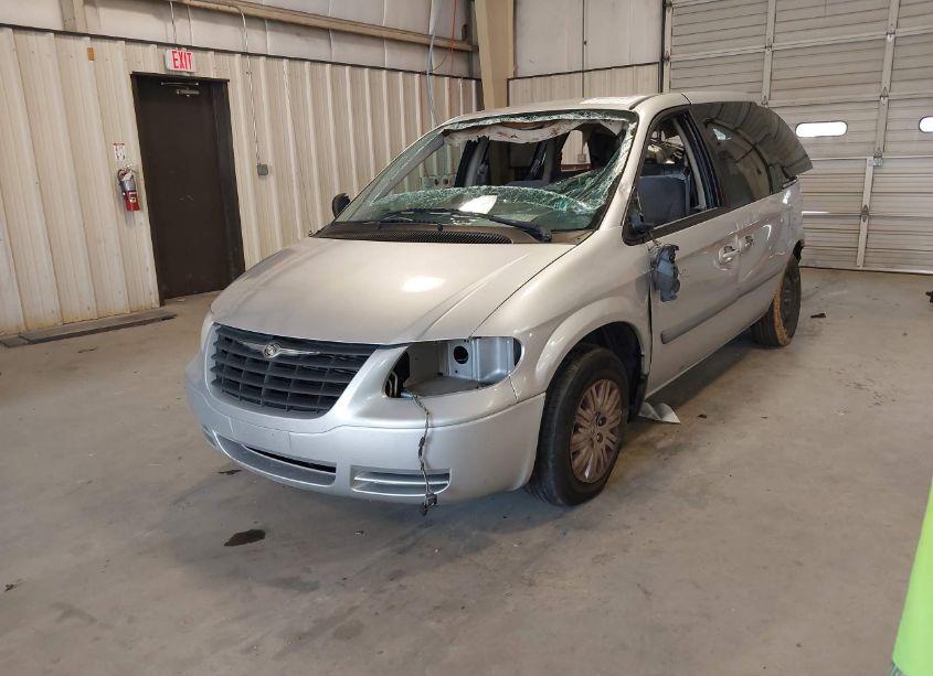 Photo 2 of 2007 Chrysler Town & COUNTRY (VIN 1A4GJ45R07B145302)
