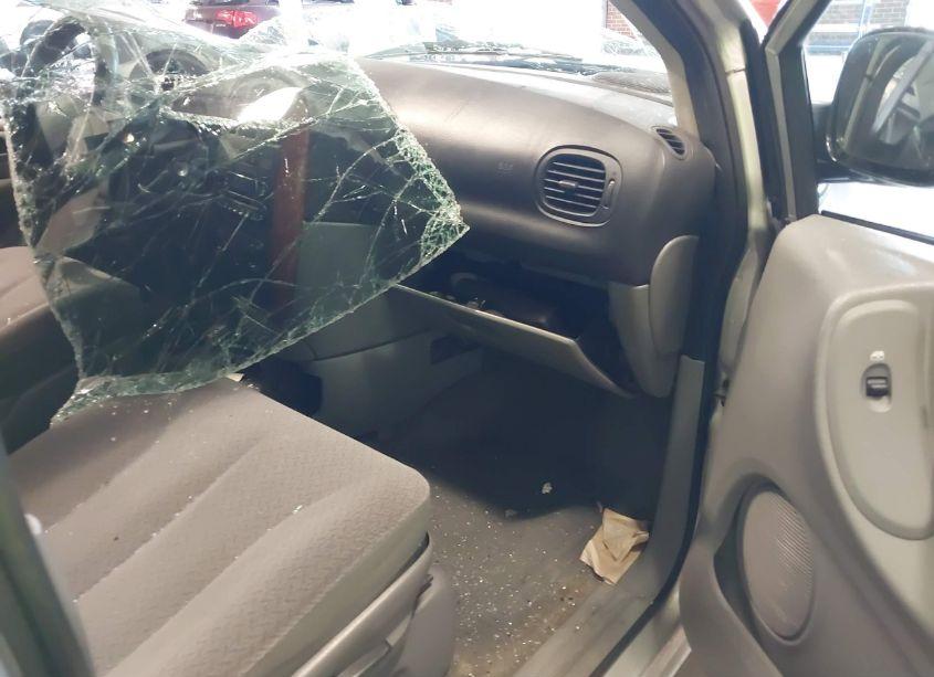 Photo 5 of 2007 Chrysler Town & COUNTRY (VIN 1A4GJ45R07B145302)