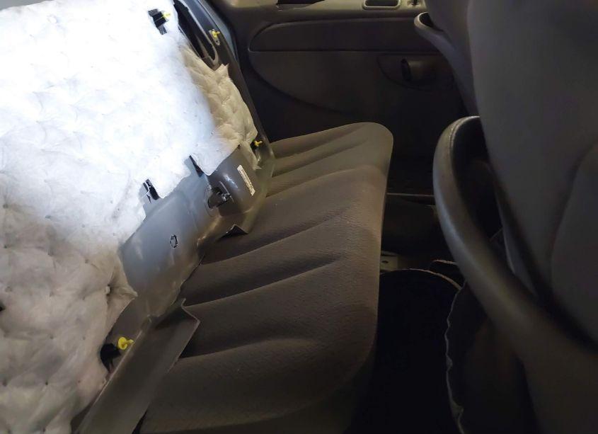 Photo 8 of 2007 Chrysler Town & COUNTRY (VIN 1A4GJ45R07B145302)