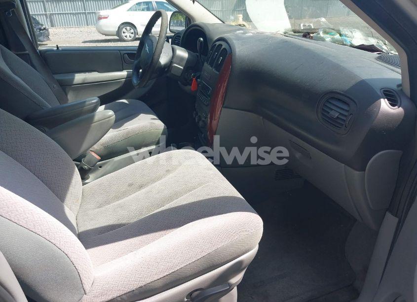 Photo 5 of 2007 Chrysler Town & COUNTRY (VIN 1A4GJ45R07B152105)