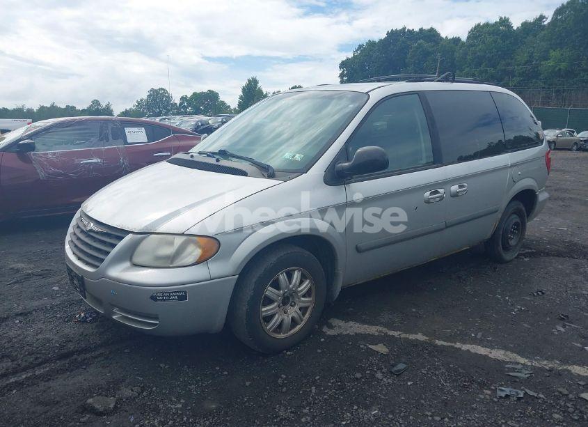 Photo 2 of 2007 Chrysler Town & COUNTRY (VIN 1A4GJ45R07B162889)