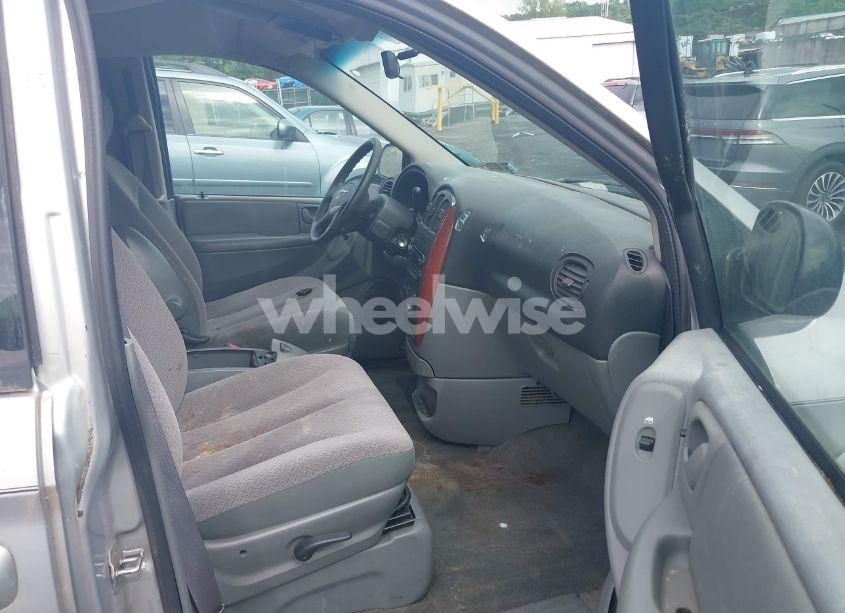 Photo 5 of 2007 Chrysler Town & COUNTRY (VIN 1A4GJ45R07B162889)