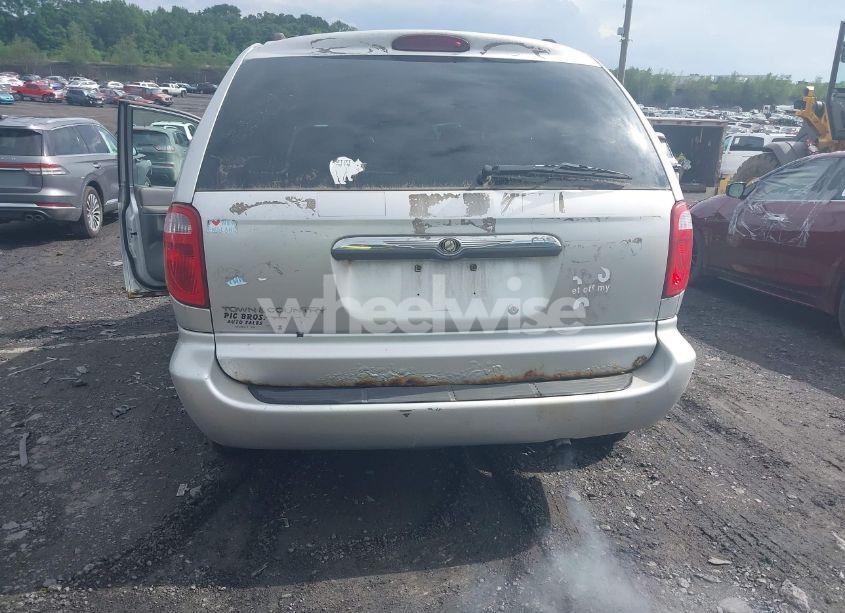 Photo 6 of 2007 Chrysler Town & COUNTRY (VIN 1A4GJ45R07B162889)