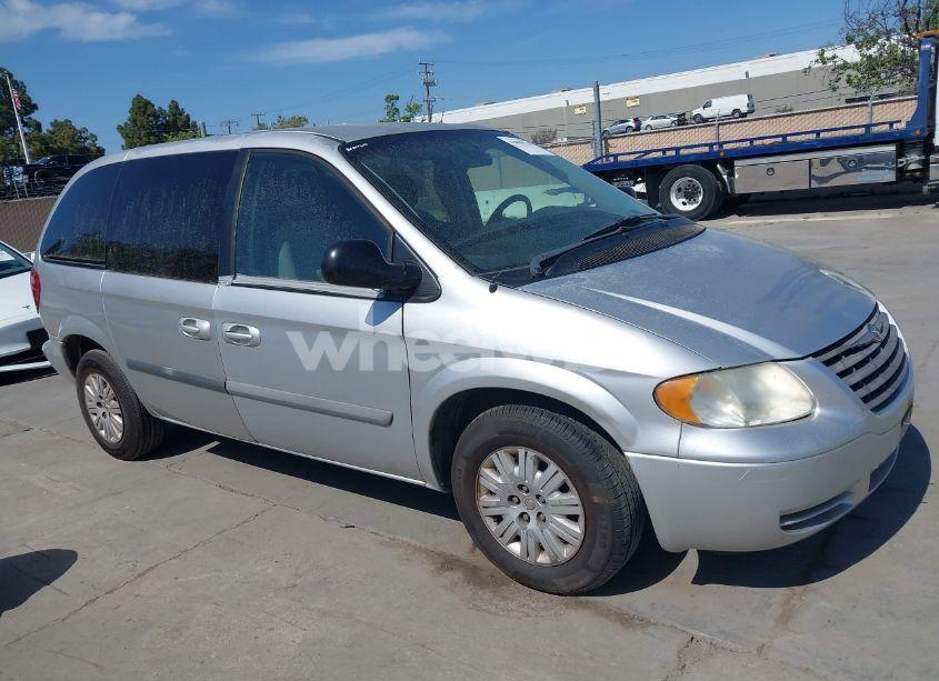 2007 Chrysler Town & COUNTRY (VIN 1A4GJ45R07B242144) main photo