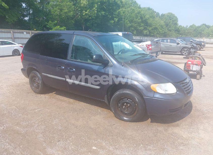 2007 Chrysler Town & COUNTRY (VIN 1A4GJ45R17B101079) main photo
