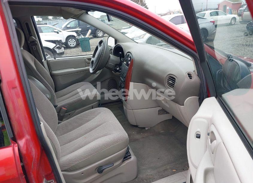 Photo 5 of 2007 Chrysler Town & COUNTRY (VIN 1A4GJ45R17B173318)