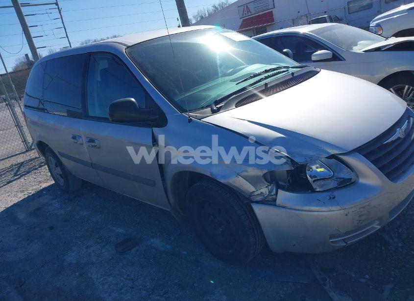 2007 Chrysler Town & COUNTRY (VIN 1A4GJ45R27B104573) main photo