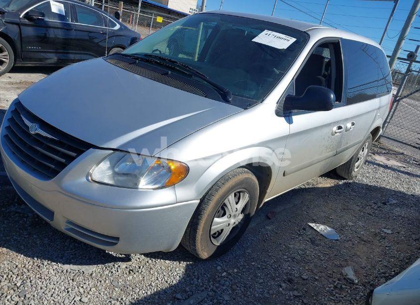 Photo 2 of 2007 Chrysler Town & COUNTRY (VIN 1A4GJ45R27B104573)