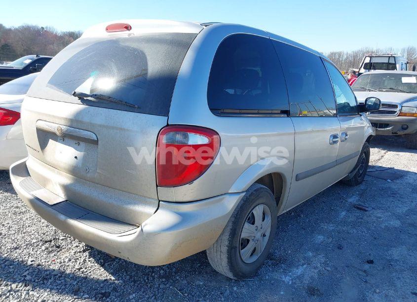 Photo 4 of 2007 Chrysler Town & COUNTRY (VIN 1A4GJ45R27B104573)