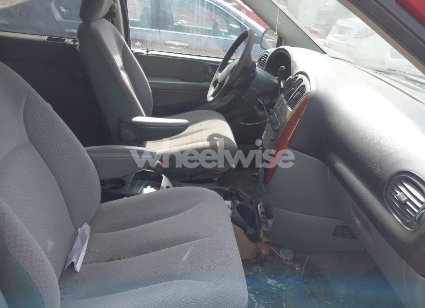 Photo 5 of 2007 Chrysler Town & COUNTRY (VIN 1A4GJ45R57B120394)