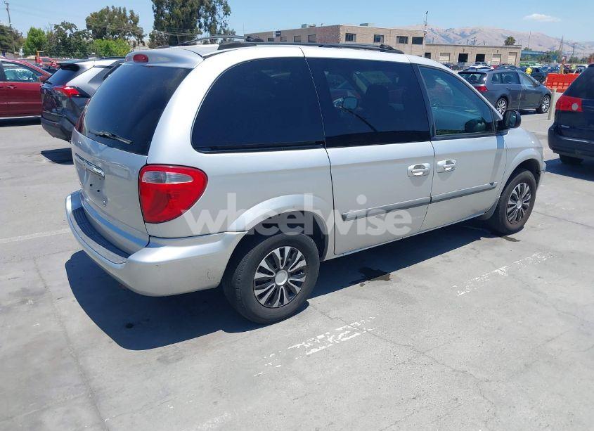 Photo 4 of 2007 Chrysler Town & COUNTRY (VIN 1A4GJ45R77B242187)