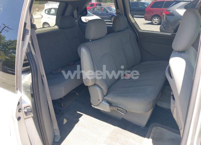 Photo 8 of 2007 Chrysler Town & COUNTRY (VIN 1A4GJ45R77B242187)