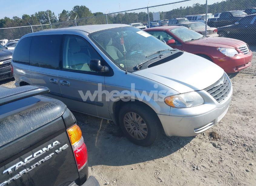2007 Chrysler Town & COUNTRY (VIN 1A4GJ45R87B120325) main photo