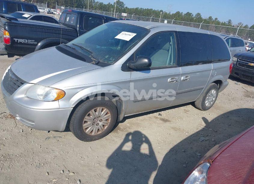 Photo 2 of 2007 Chrysler Town & COUNTRY (VIN 1A4GJ45R87B120325)