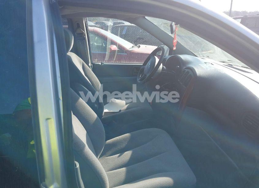 Photo 5 of 2007 Chrysler Town & COUNTRY (VIN 1A4GJ45R87B120325)