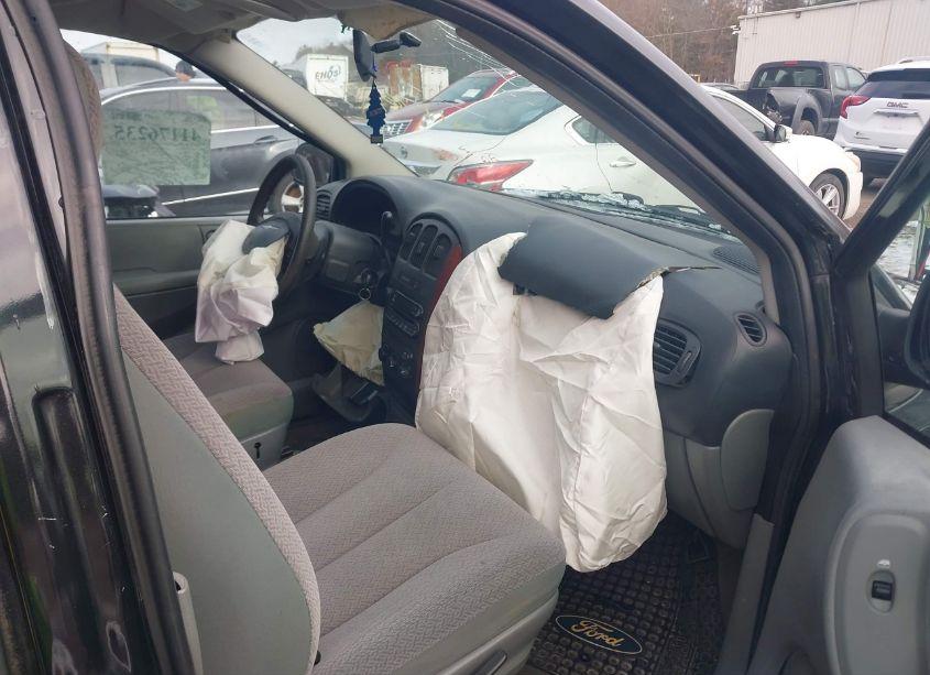 Photo 5 of 2007 Chrysler Town & COUNTRY (VIN 1A4GJ45R87B148741)