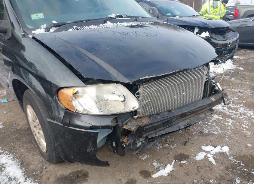 Photo 6 of 2007 Chrysler Town & COUNTRY (VIN 1A4GJ45R87B148741)