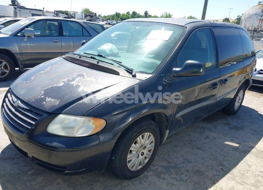 Photo 2 of 2007 Chrysler Town & COUNTRY (VIN 1A4GJ45R97B242160)