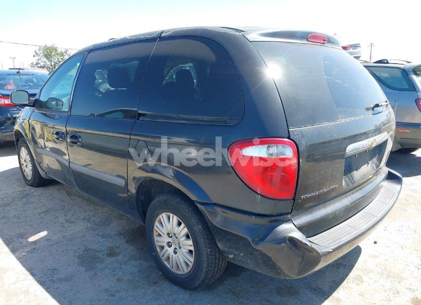 Photo 3 of 2007 Chrysler Town & COUNTRY (VIN 1A4GJ45R97B242160)