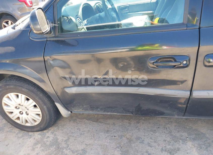 Photo 6 of 2007 Chrysler Town & COUNTRY (VIN 1A4GJ45R97B242160)