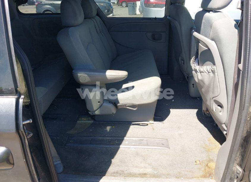 Photo 8 of 2007 Chrysler Town & COUNTRY (VIN 1A4GJ45R97B242160)