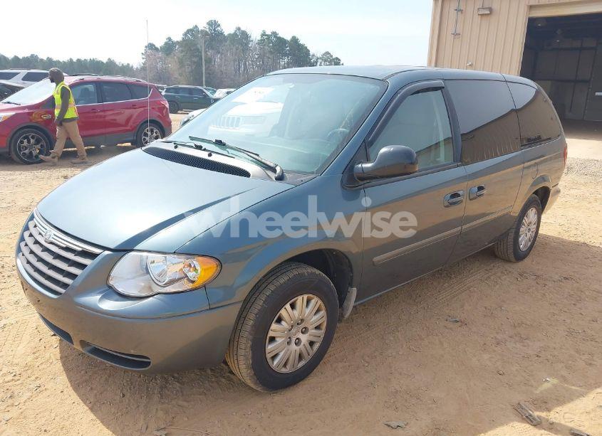 Photo 2 of 2007 Chrysler Town & COUNTRY LX (VIN 1A4GP44R07B189994)