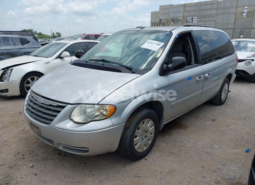 Photo 2 of 2006 Chrysler Town & COUNTRY LX (VIN 1A4GP44R56B751919)