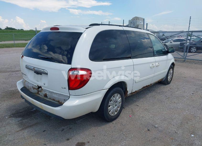 Photo 4 of 2006 Chrysler Town & COUNTRY LX (VIN 1A4GP44RX6B752063)