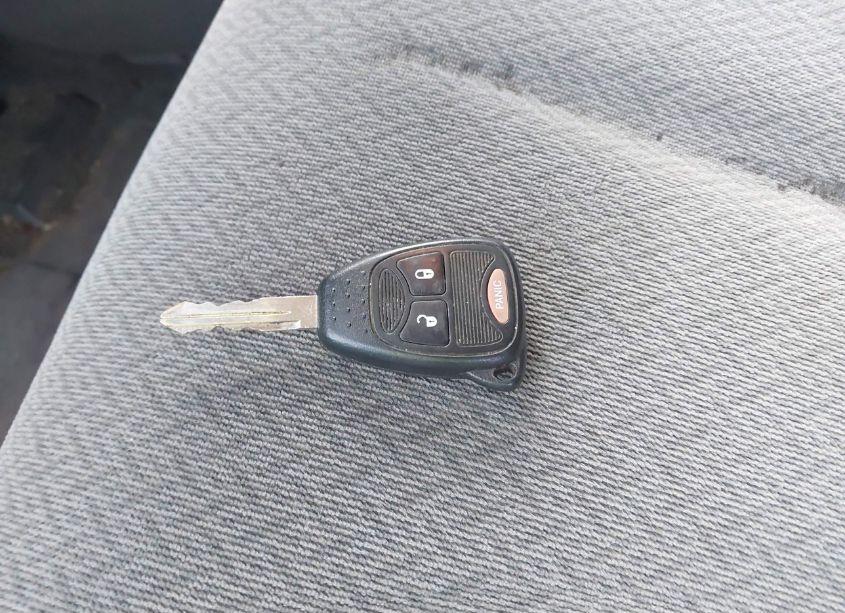 Photo 11 of 2006 Chrysler Town & COUNTRY (VIN 1A4GP45R06B595464)