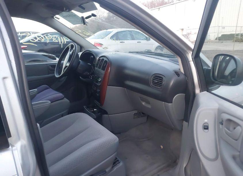 Photo 5 of 2006 Chrysler Town & COUNTRY (VIN 1A4GP45R06B739305)