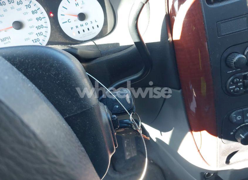 Photo 11 of 2006 Chrysler Town & COUNTRY (VIN 1A4GP45R16B506159)