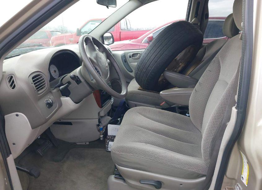 Photo 5 of 2006 Chrysler Town & COUNTRY (VIN 1A4GP45R26B656331)