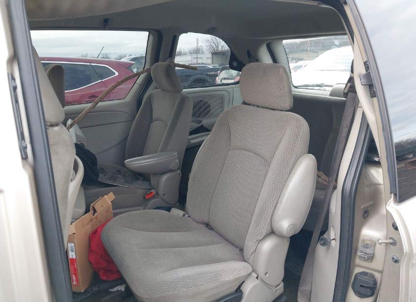 Photo 8 of 2006 Chrysler Town & COUNTRY (VIN 1A4GP45R26B656331)