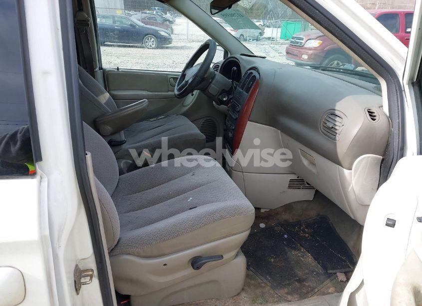 Photo 5 of 2006 Chrysler Town & COUNTRY (VIN 1A4GP45R26B681116)