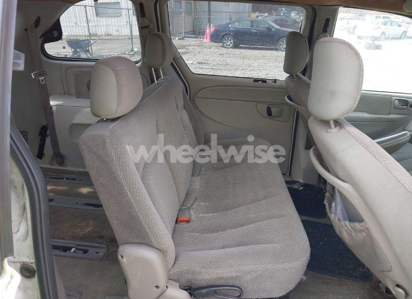 Photo 8 of 2006 Chrysler Town & COUNTRY (VIN 1A4GP45R26B681116)