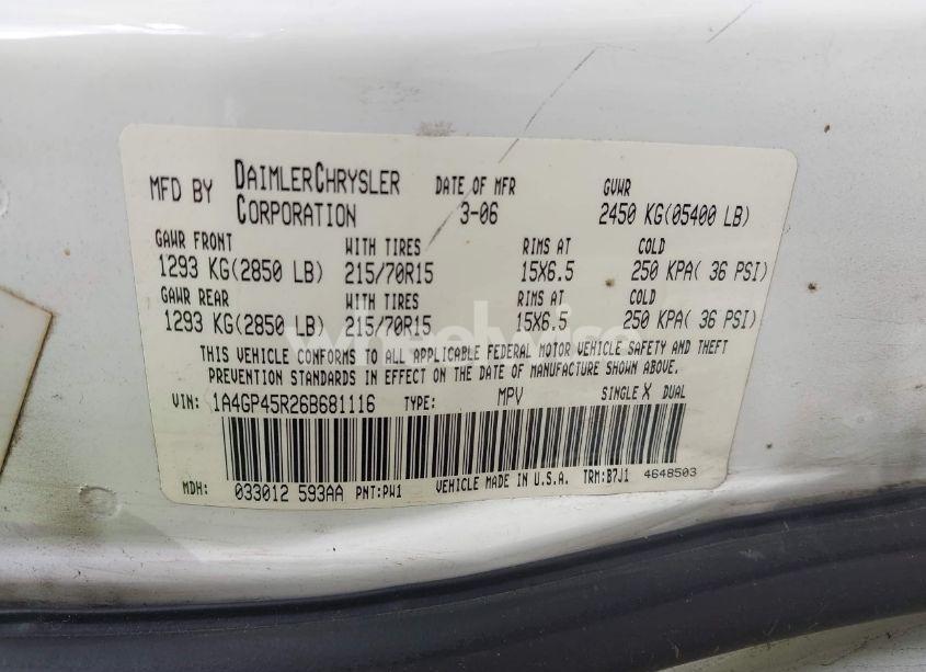 Photo 9 of 2006 Chrysler Town & COUNTRY (VIN 1A4GP45R26B681116)