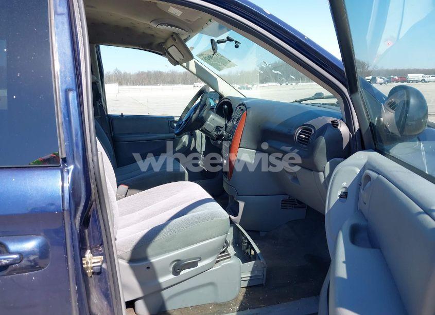 Photo 5 of 2006 Chrysler Town & COUNTRY (VIN 1A4GP45R36B533363)