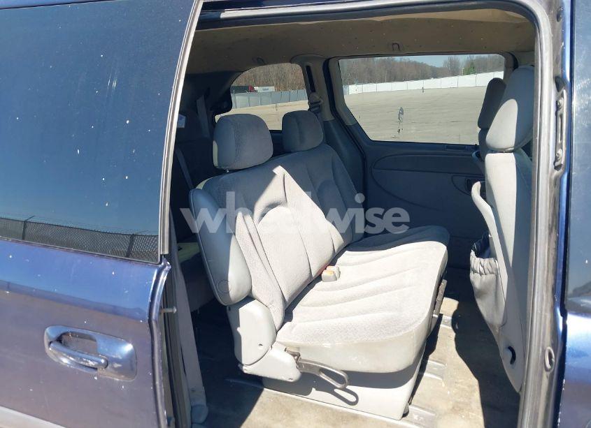 Photo 8 of 2006 Chrysler Town & COUNTRY (VIN 1A4GP45R36B533363)