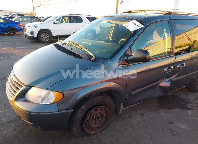 Photo 6 of 2006 Chrysler Town & COUNTRY (VIN 1A4GP45R36B597113)