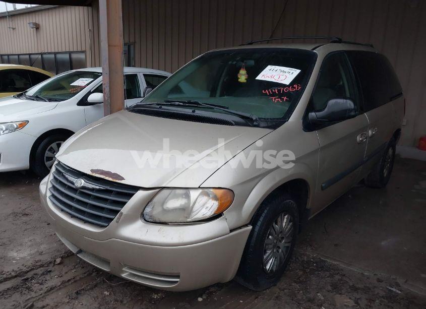 Photo 2 of 2006 Chrysler Town & COUNTRY (VIN 1A4GP45R66B674279)