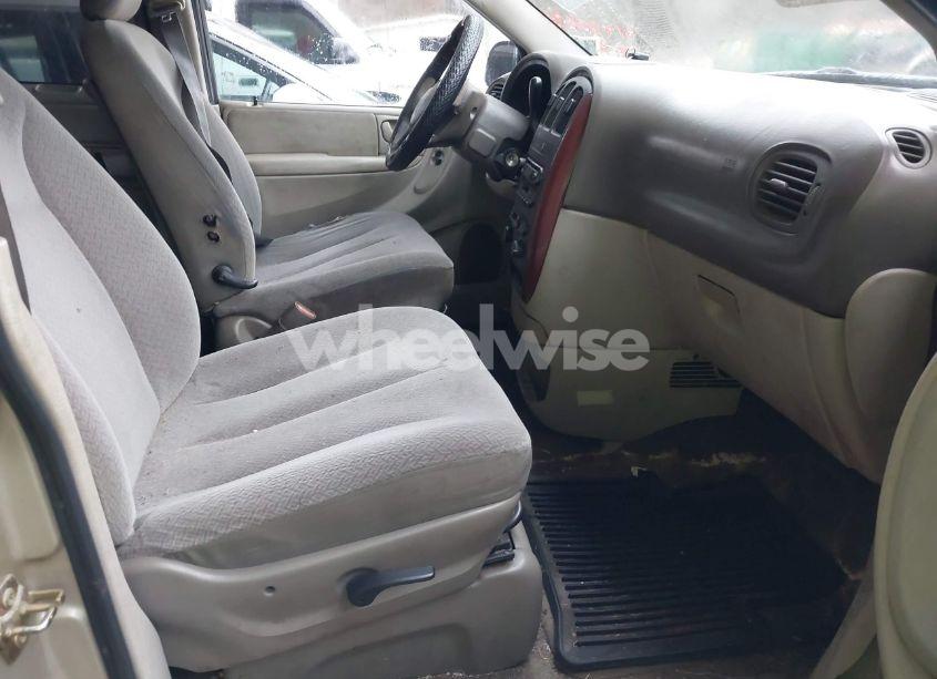 Photo 5 of 2006 Chrysler Town & COUNTRY (VIN 1A4GP45R66B674279)