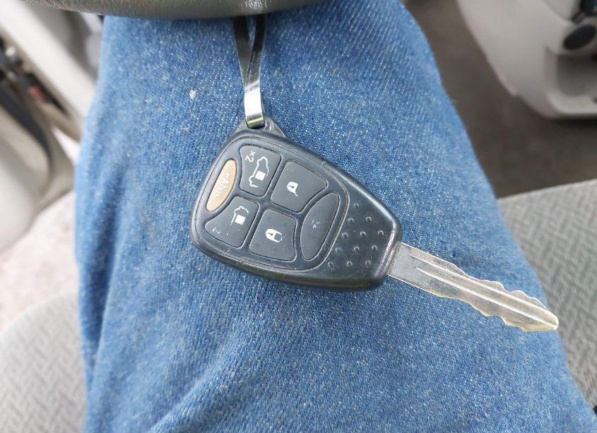 Photo 11 of 2006 Chrysler Town & COUNTRY (VIN 1A4GP45R76B702879)