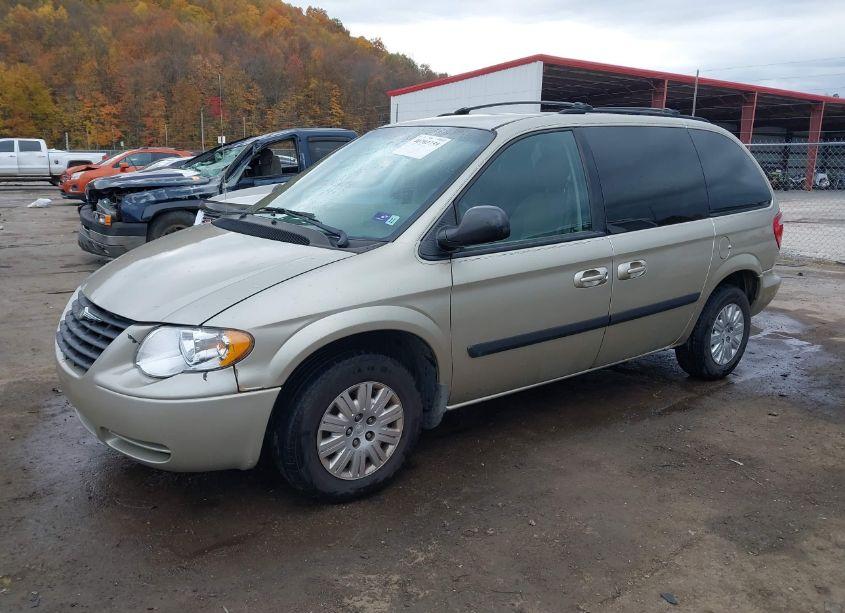 Photo 2 of 2006 Chrysler Town & COUNTRY (VIN 1A4GP45R76B702879)