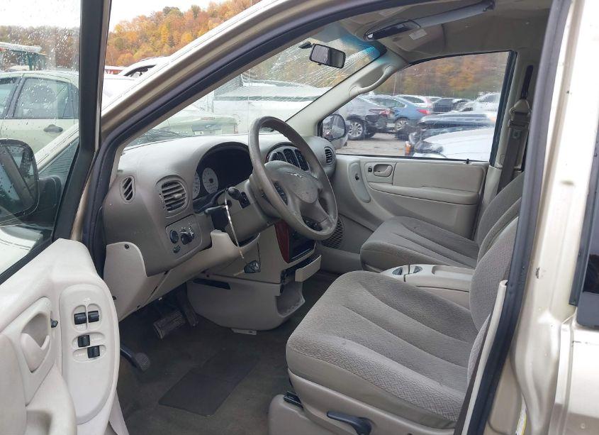 Photo 5 of 2006 Chrysler Town & COUNTRY (VIN 1A4GP45R76B702879)